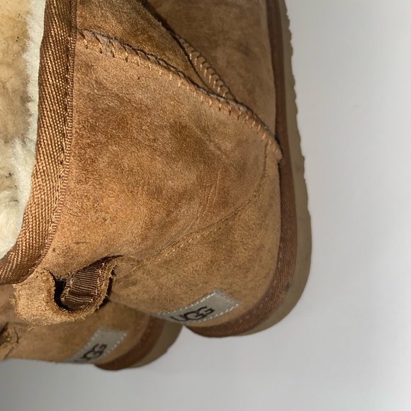 Used Ugg Boot’s - Size 6.5 in boys - Picture 6 of 6